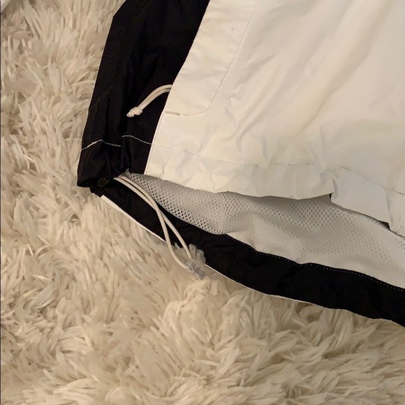 North Face white rain jacket - Picture 5 of 8